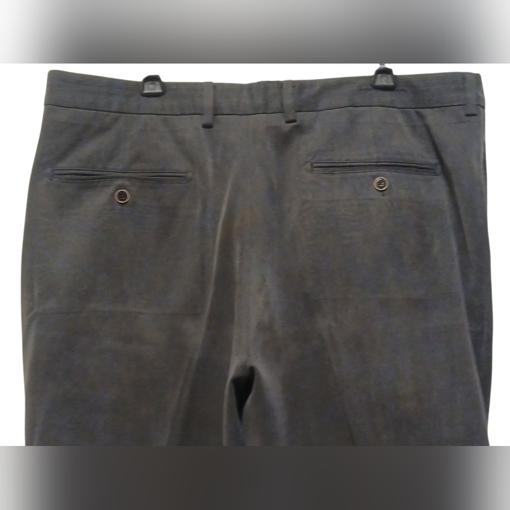 Tommy Bahama - Navy Blue Silk & Rayon Shorts, Four Pockets, Button & Zip Closure - Picture 8 of 8